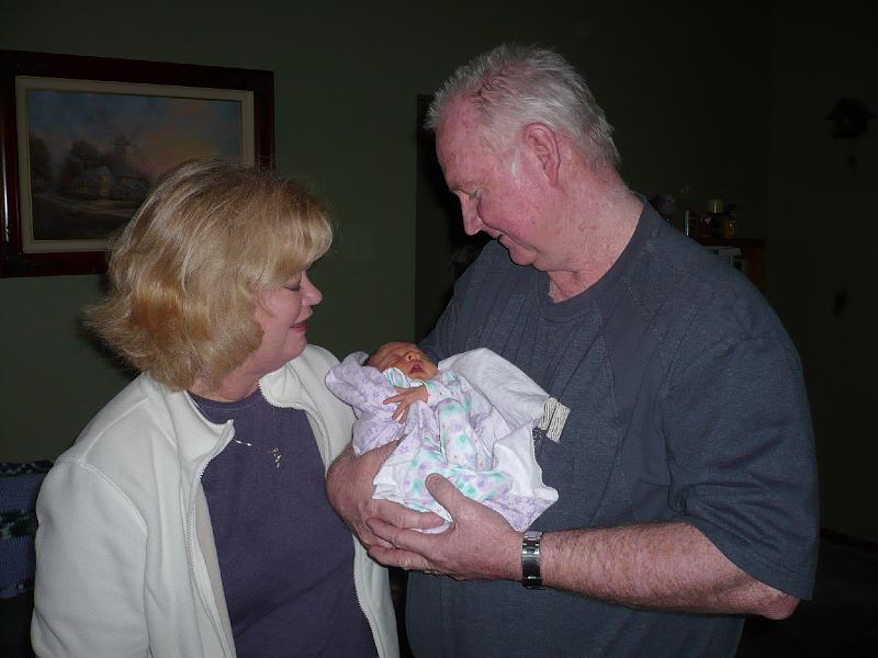 Hailee3rd24 012.jpg - Lynn and Drew visit me